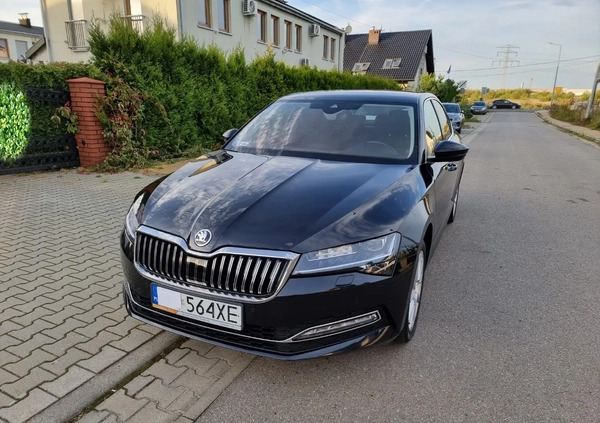 Skoda Superb cena 113899 przebieg: 106000, rok produkcji 2019 z Sosnowiec małe 781